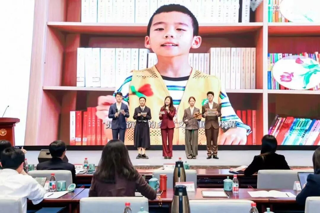 喜报丨学院社会实践队伍荣获17吃瓜
2025年暑期大学生社会实践活动十佳团队